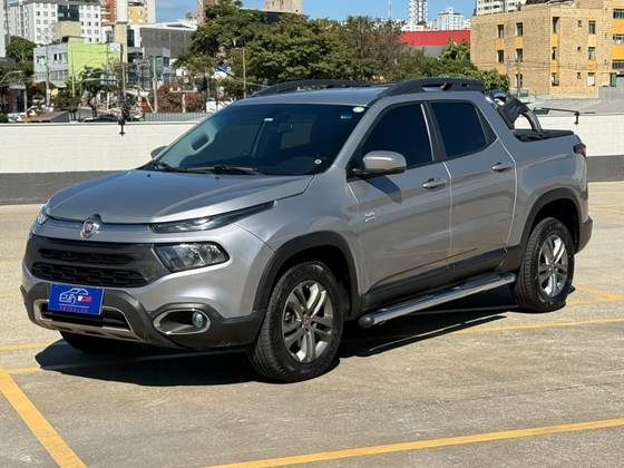 FIAT TORO 2.0 16V TURBO DIESEL FREEDOM 4WD AT9 FIAT TORO 2.0 16V TURBO DIESEL FREEDOM 4WD AT9